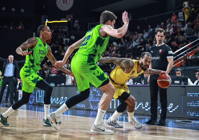 Basketbol Süper Ligi'nde Heyecan Dorukta: Mersin Spor TOFAŞ'ı Devirdi