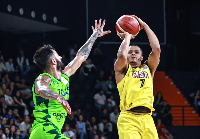 Basketbol Süper Ligi'nde Heyecan Dorukta: Mersin Spor TOFAŞ'ı Devirdi