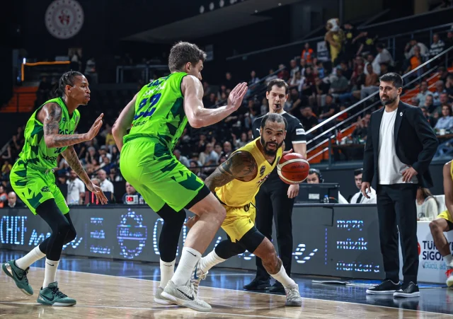 Basketbol Süper Ligi'nde Heyecan Dorukta: Mersin Spor TOFAŞ'ı Devirdi