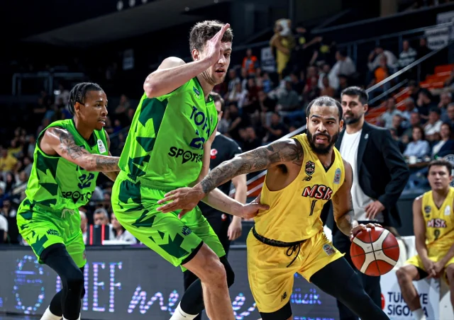 Basketbol Süper Ligi'nde Heyecan Dorukta: Mersin Spor TOFAŞ'ı Devirdi
