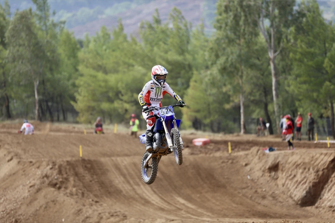 Fethiye'de Motokros Heyecanı: Türkiye Şampiyonası'nda Kıran Kırana Mücadele