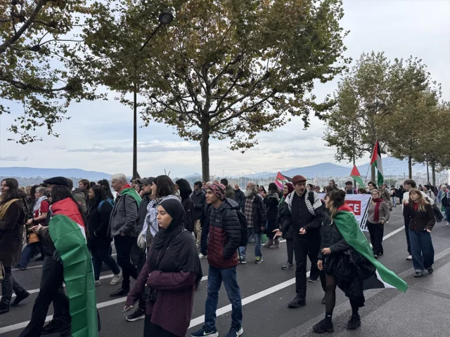 Cenevre'deki Gazze Protestosunda Binler Adalet Çağrısı Yaptı