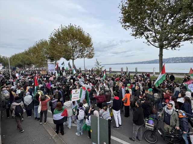 Cenevre'deki Gazze Protestosunda Binler Adalet Çağrısı Yaptı