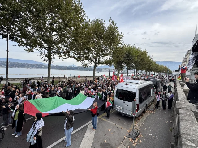 Cenevre'deki Gazze Protestosunda Binler Adalet Çağrısı Yaptı