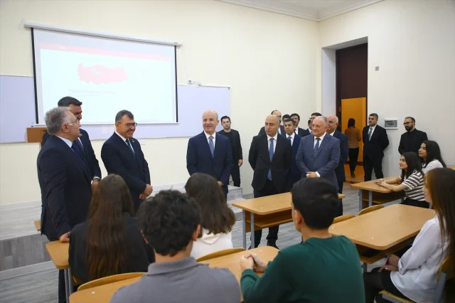 Türkiye-Azerbaycan Üniversitesi Yöneticileri Bakü'de Buluştu