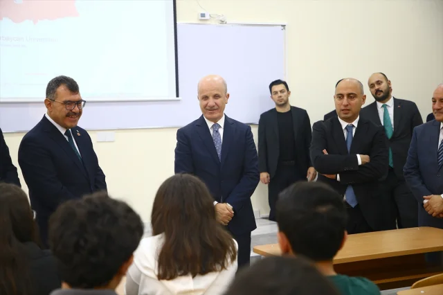 Türkiye-Azerbaycan Üniversitesi Yöneticileri Bakü'de Buluştu