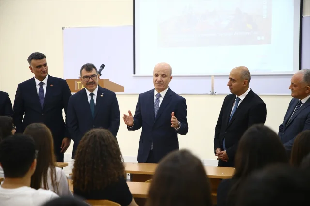 Türkiye-Azerbaycan Üniversitesi Yöneticileri Bakü'de Buluştu