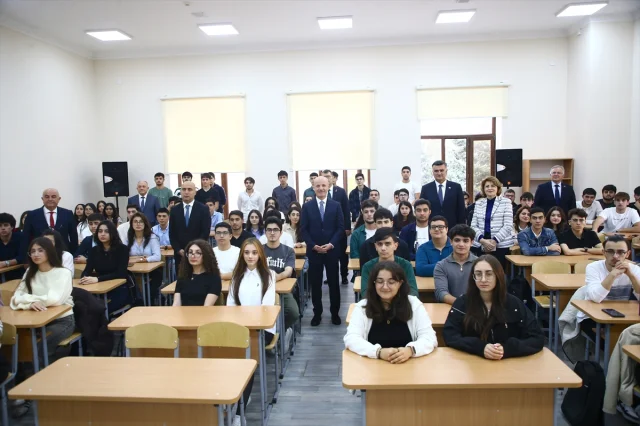 Türkiye-Azerbaycan Üniversitesi Yöneticileri Bakü'de Buluştu