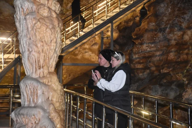 Gümüşhane'nin Gizemli Hazinesi Karaca Mağarası ile Nefes Kesen Deneyim