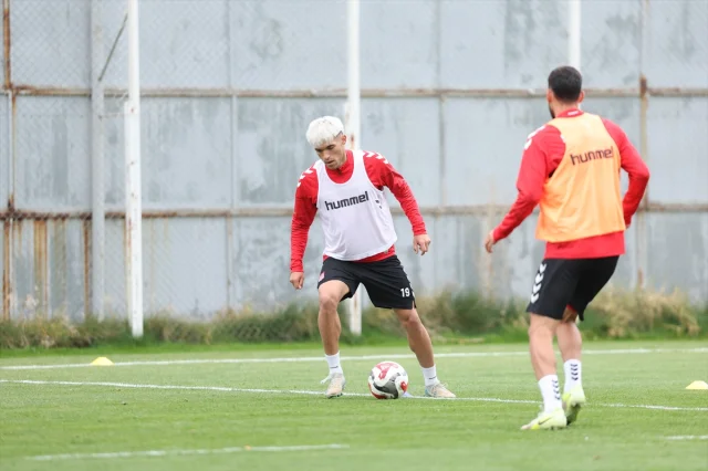 Sivasspor Hatayspor Karşısında Avantaj Arıyor