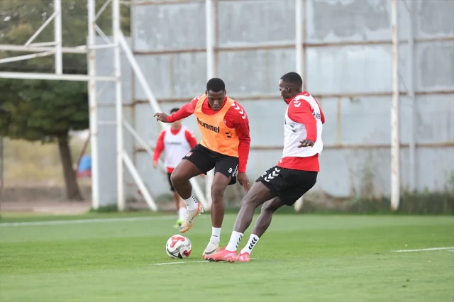 Sivasspor Hatayspor Karşısında Avantaj Arıyor
