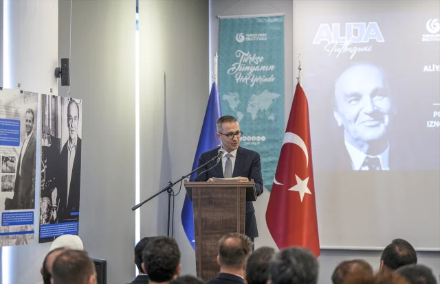 Aliya İzetbegoviç'in 100. Doğum Yılında Derinlemesine İncelendi