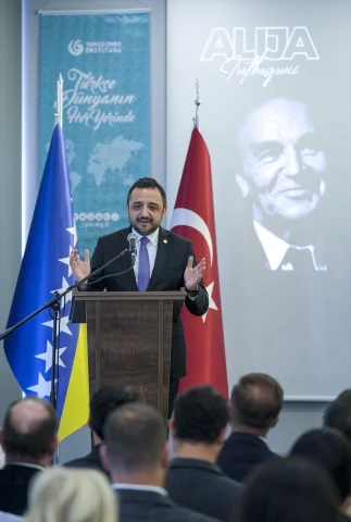 Aliya İzetbegoviç'in 100. Doğum Yılında Derinlemesine İncelendi