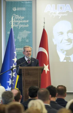 Aliya İzetbegoviç'in 100. Doğum Yılında Derinlemesine İncelendi