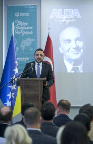 Aliya İzetbegoviç'in 100. Doğum Yılında Derinlemesine İncelendi