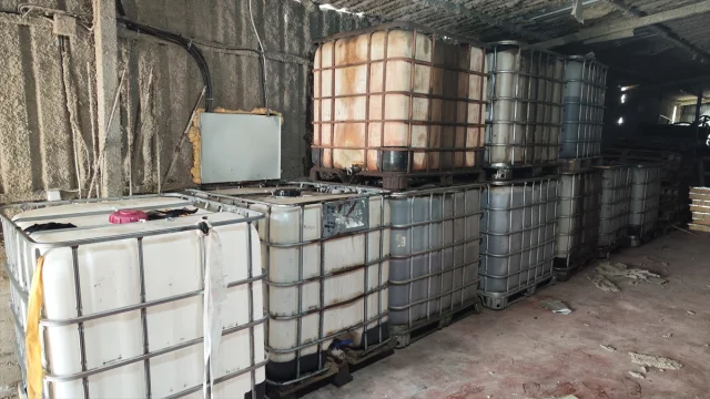 Bursa'da Jandarmadan Büyük Baskın: Binlerce Litre Kaçak Yağ Ele Geçirildi