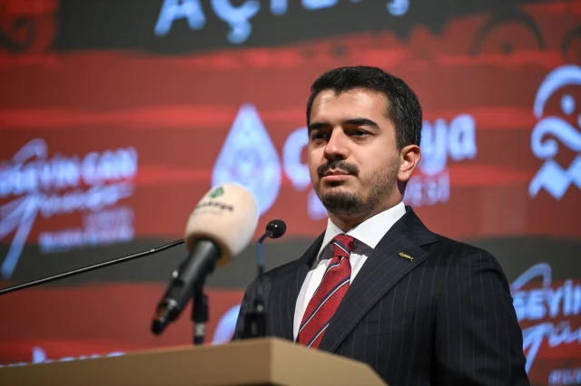 Özgür Özel'den İddianame Eleştirisi