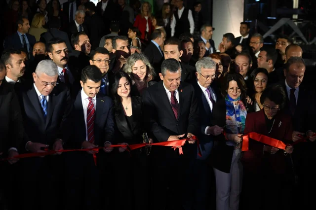 Özgür Özel'den İddianame Eleştirisi