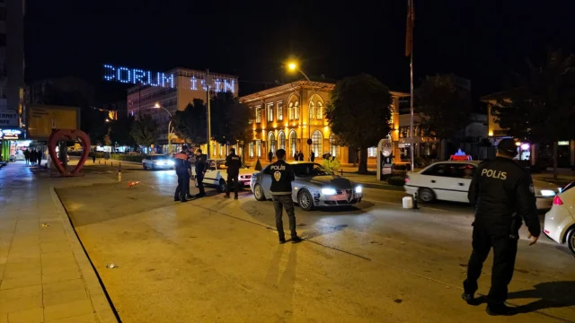 Çorum’da Polis Operasyonu: Aranan 11 Şüpheli Yakalandı