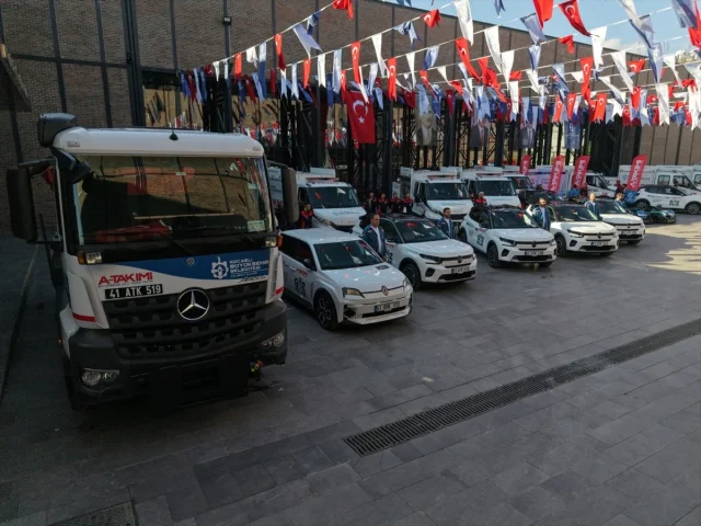 Kocaeli'de Mahallelerin Sorunlarını Çözmek İçin "Göz Kulak" Ekibi Sahada