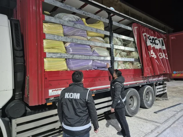 Kırşehir'de Yakalanan 5 Ton Kaçak Tütün Kimleri Hedef Alıyor?