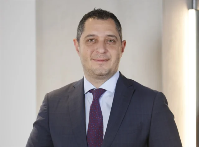 Visa'da Çığır Açan Atama: Jeremiah Dewey Göreve Başlıyor