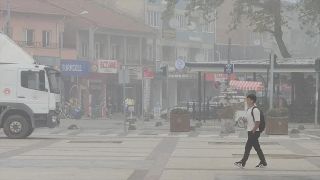 Balıkesir Sinsi Bir Sisle Başladı