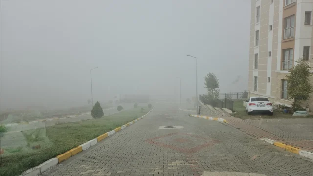 Balıkesir Sinsi Bir Sisle Başladı