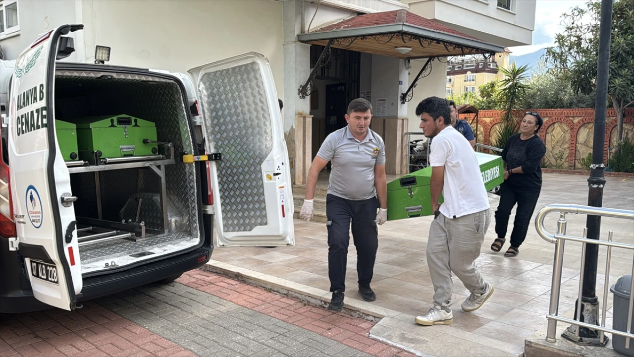 Antalya'da Şüpheli Ölüm: Yabancı Uyruklu Adam Evinde Ölü Bulundu