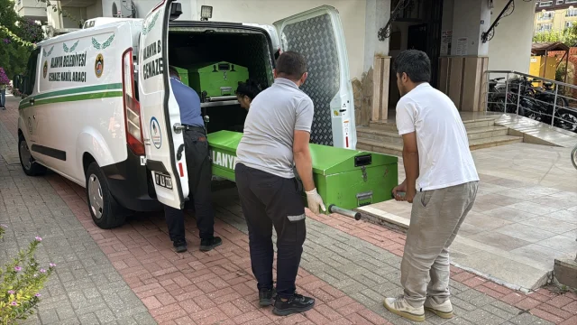 Antalya'da Şüpheli Ölüm: Yabancı Uyruklu Adam Evinde Ölü Bulundu