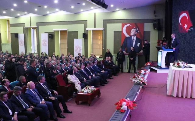 Bakan Tekin Eğitim Sistemindeki Adres Kayıt Krizini Bitirecek Planı Açıkladı