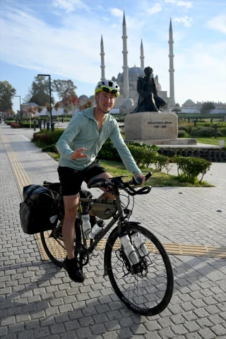 Çocukluk Arkadaşına Duygusal Veda Edinburgh’dan İstanbul'a B...