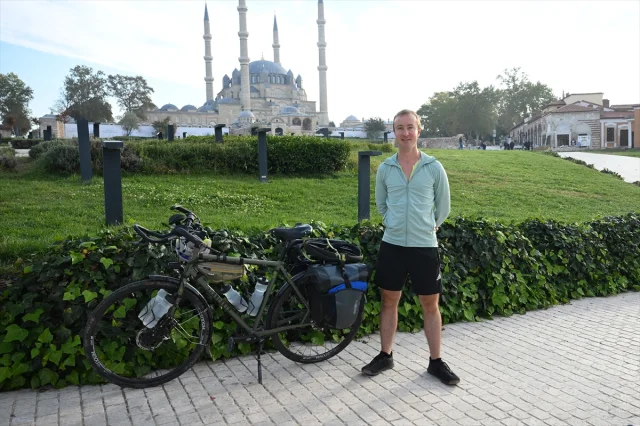 Çocukluk Arkadaşına Duygusal Veda Edinburgh’dan İstanbul'a Bisikletle