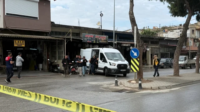 İzmir'de Tarlada Bulunan Gizemli El Bombası Panik Yarattı