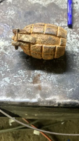 İzmir'de Tarlada Bulunan Gizemli El Bombası Panik Yarattı
