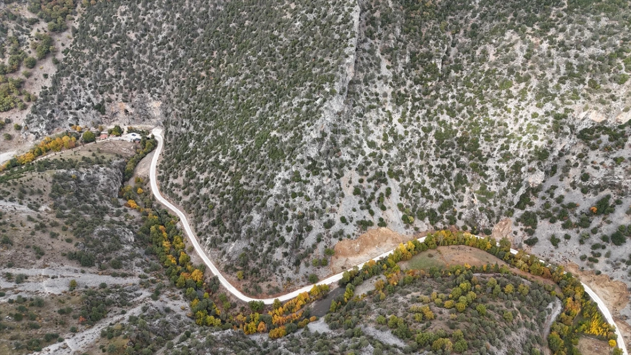 Isparta'nın Büyüleyici Sonbahar Manzaraları Havadan Görüntülendi