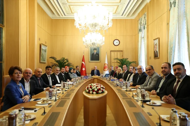 Aile Kurumunun Geleceği Tehlikede mi? Numan Kurtulmuş'tan Çarpıcı Açıklamalar