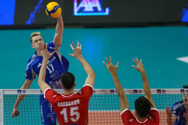 AXA Sigorta Kupa Voley'de İBB'nin Fırtına Gibi Zaferi