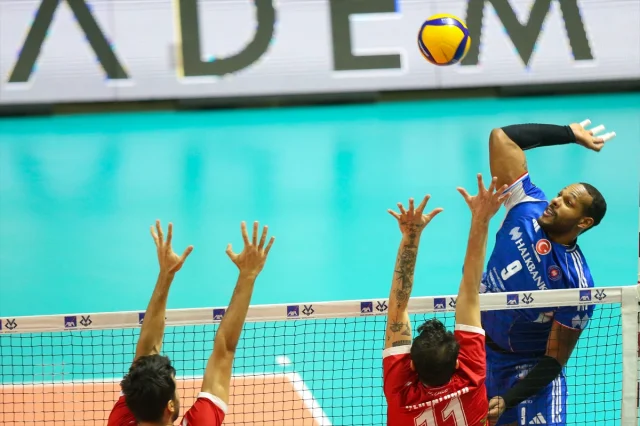 AXA Sigorta Kupa Voley'de İBB'nin Fırtına Gibi Zaferi