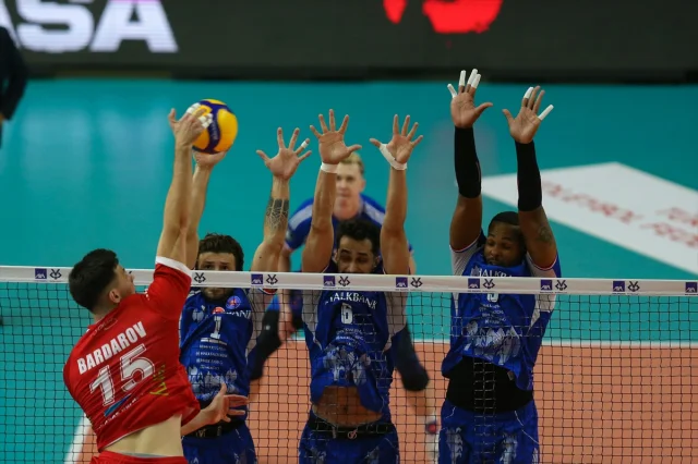 AXA Sigorta Kupa Voley'de İBB'nin Fırtına Gibi Zaferi