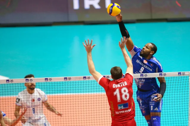AXA Sigorta Kupa Voley'de İBB'nin Fırtına Gibi Zaferi