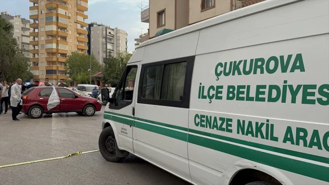 Adana'da otomobilde gizemli ölüm alarmı