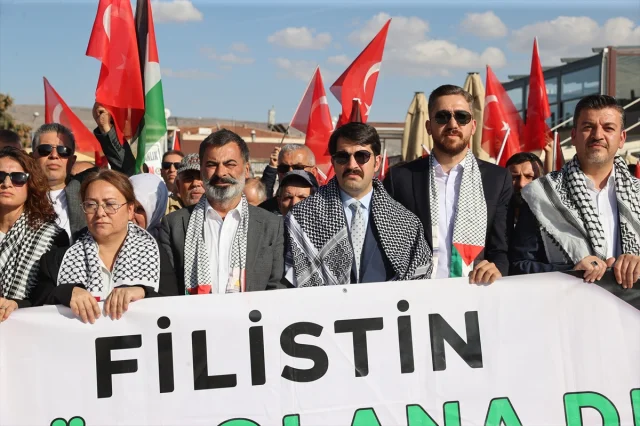 Ürgüp'te Gazze İçin Duygusal Destek Yürüyüşü Artan Katılımla Gerçekleşti