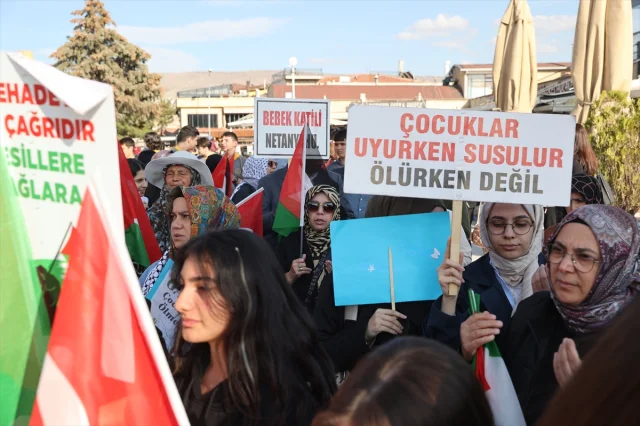Ürgüp'te Gazze İçin Duygusal Destek Yürüyüşü Artan Katılımla Gerçekleşti