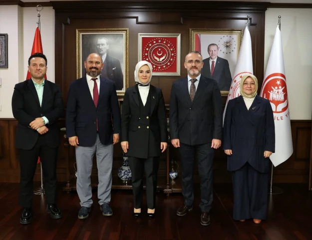 Bakan Göktaş ve Dernektemsilcileri Anlamlı Bir Projeye İmza...