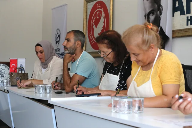 Hatay'da Afetzede Sanatçılar Misafirlerini Sanatla Karşılıyo...