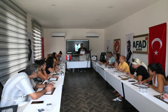 Hatay'da Afetzede Sanatçılar Misafirlerini Sanatla Karşılıyor