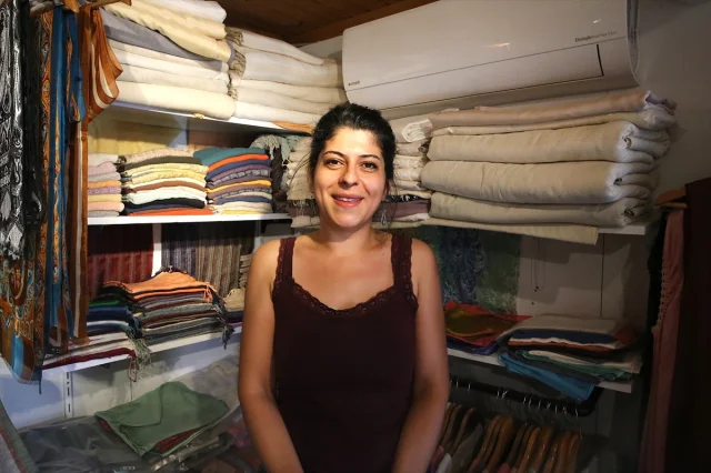 Hatay'da Afetzede Sanatçılar Misafirlerini Sanatla Karşılıyor