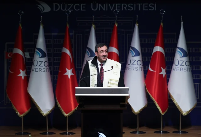 Cevdet Yılmaz'a Düzce'de Fahri Profesörlük: Eğitimde Büyük Yatırımlar
