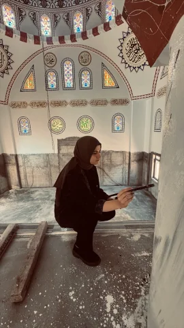 Baba Kız Sanatçıların Camileri Renklendiren Büyüleyici Yolculuğu